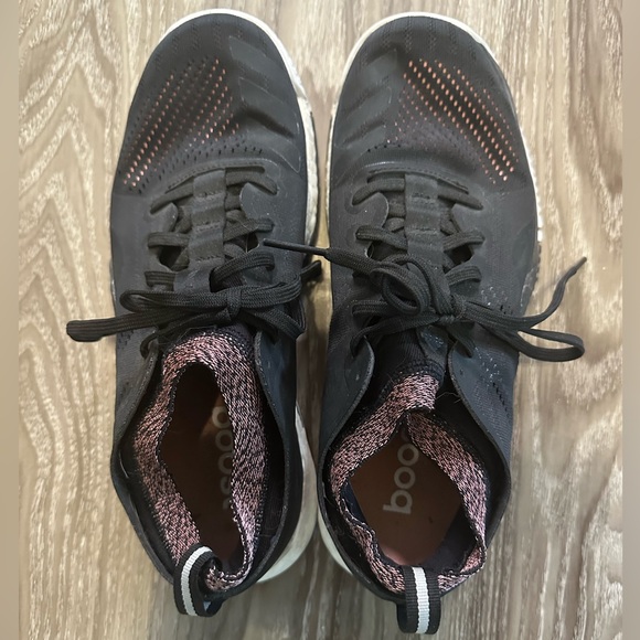 Adidas Crazytrain Boost Women’s Black and Pink with sock liner sz 8 women’s - Picture 1 of 3